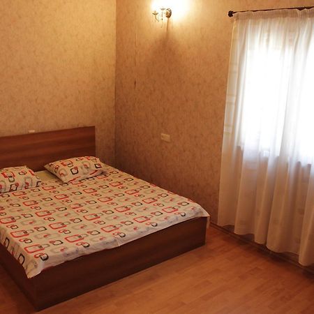 Rafael Hostel Jerevan Buitenkant foto