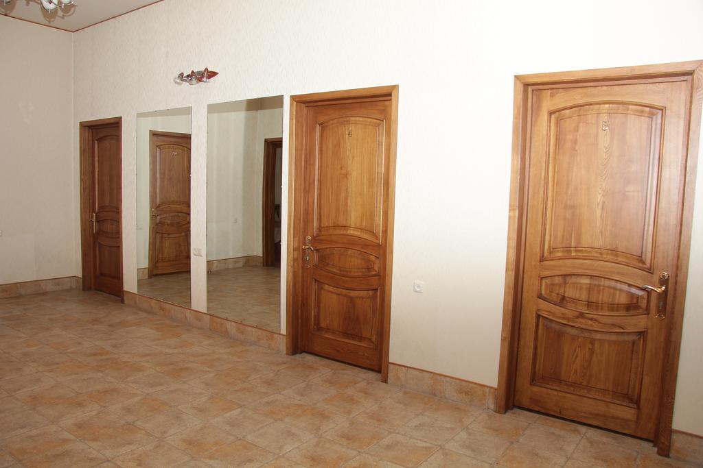 Rafael Hostel Jerevan Buitenkant foto