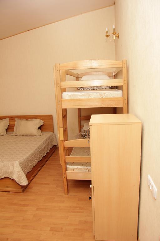 Rafael Hostel Jerevan Buitenkant foto