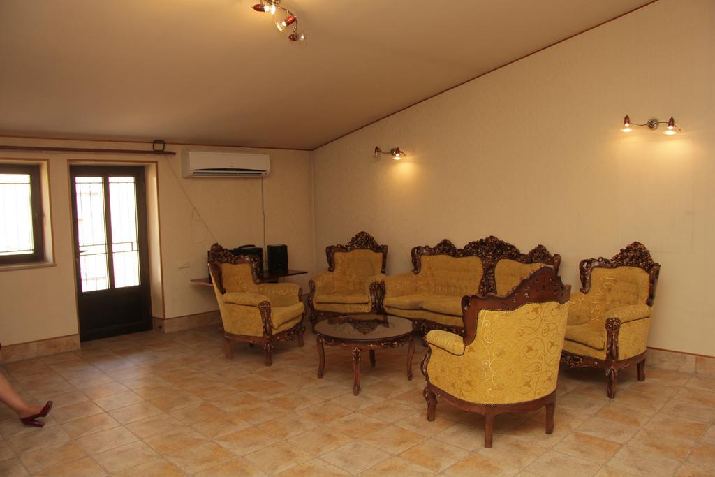 Rafael Hostel Jerevan Buitenkant foto