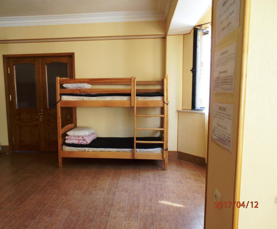 Rafael Hostel Jerevan Buitenkant foto