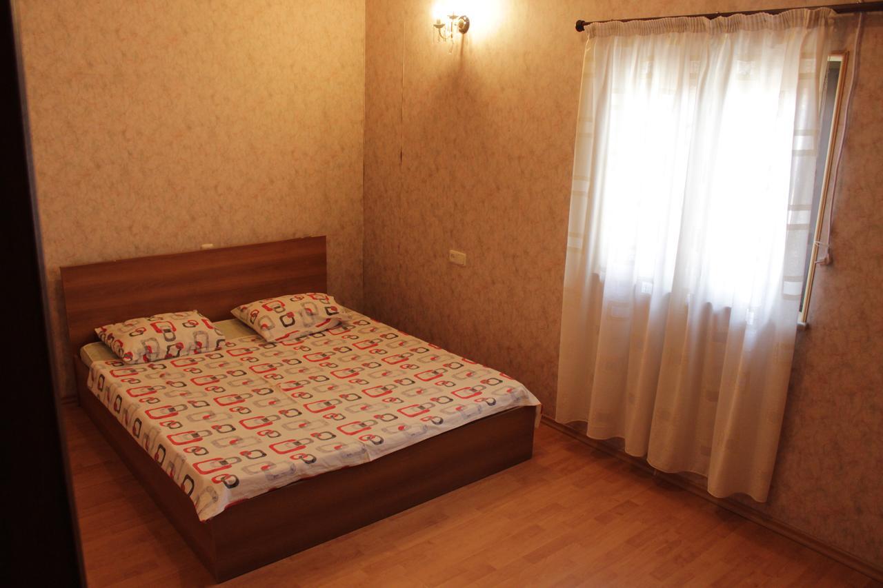 Rafael Hostel Jerevan Buitenkant foto